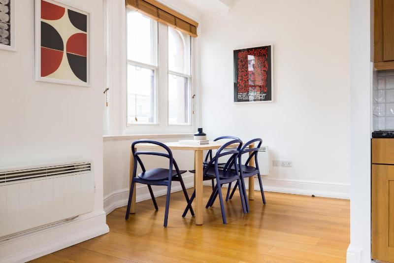 One-Bedroom Suite image 3