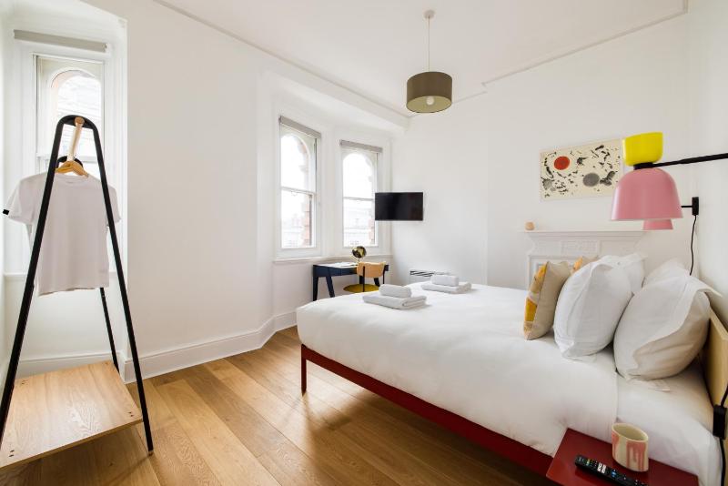 One-Bedroom Suite image 2