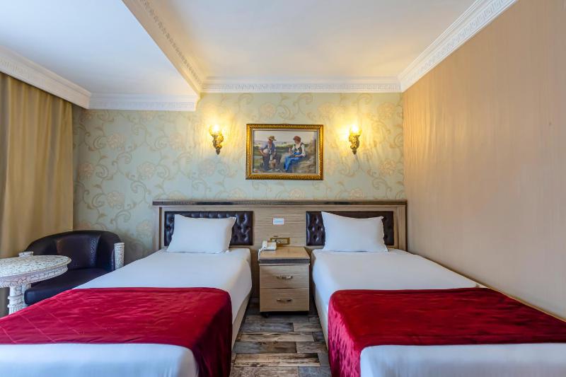 Standard Double or Twin Room image 2