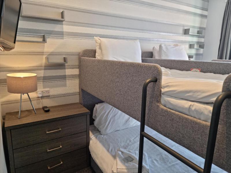 Tiffany's Hotel - image 33