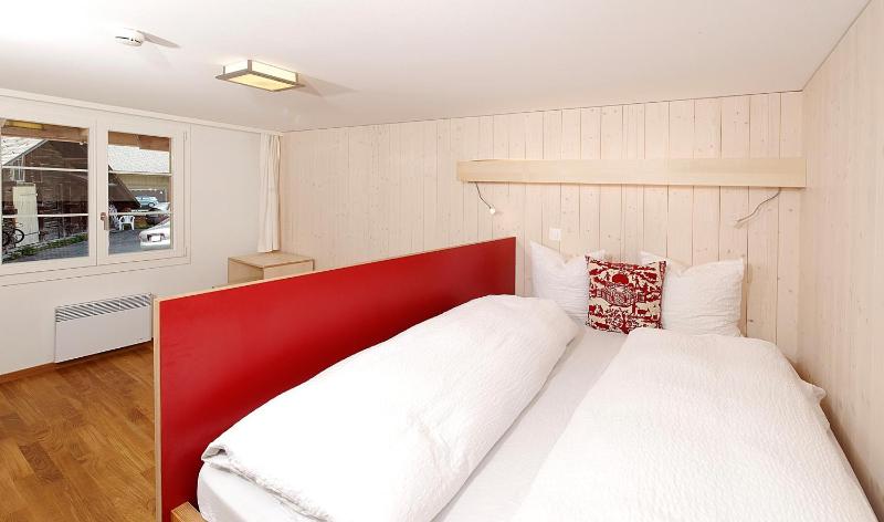 Standard Queen Room image 3