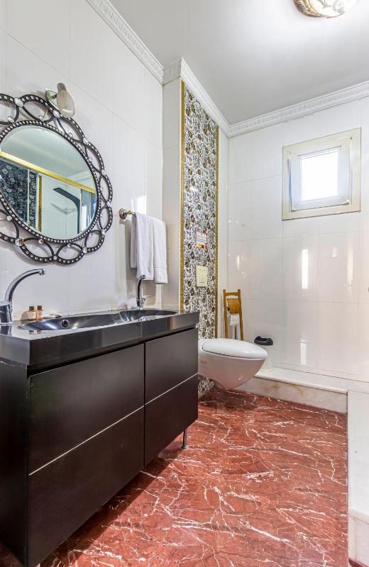 Superior Suite with Sea View image 3