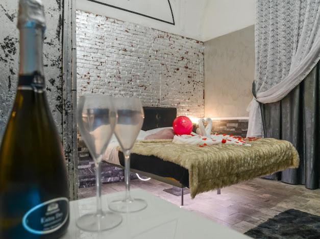 One-Bedroom Apartment image 3