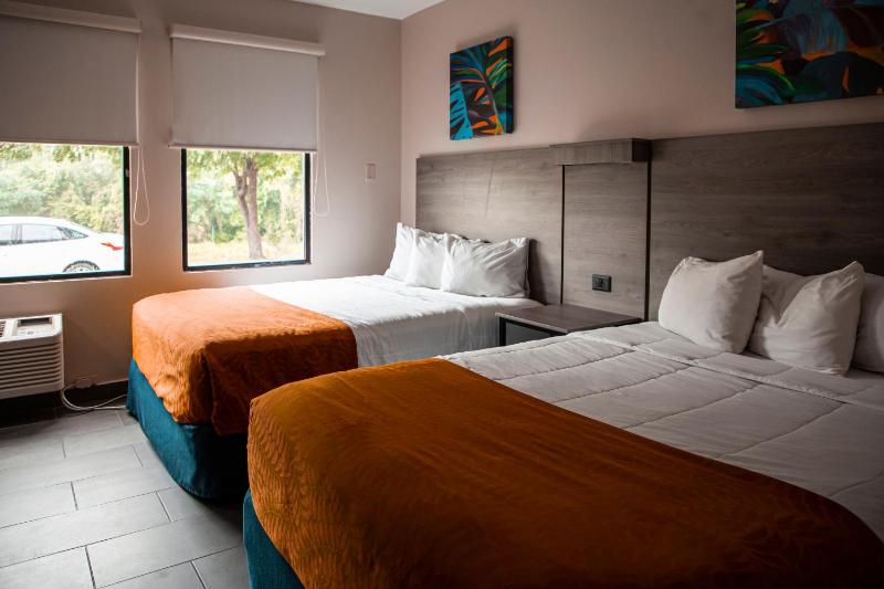 Quadruple Room with Garden View image 1