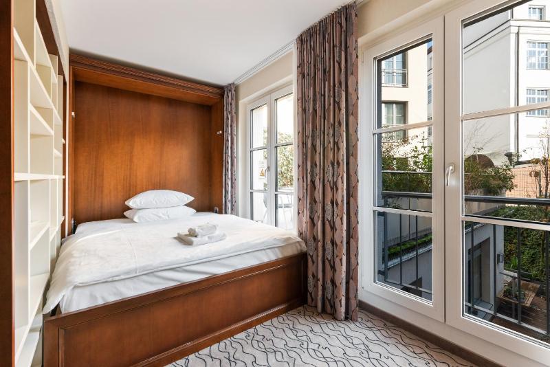 Superior Triple Room image 4