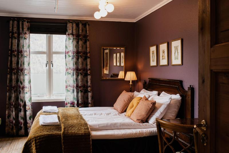 Double Room with Sea View image 4