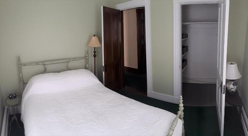 Double Room with Shared Bathroom image 1