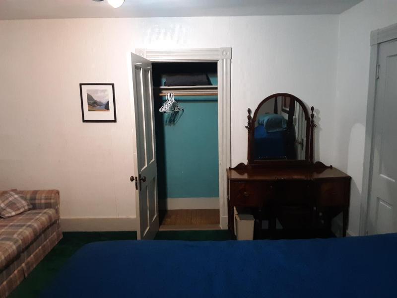 Deluxe Queen Room image 3