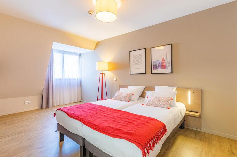One-Bedroom Apartment image 1
