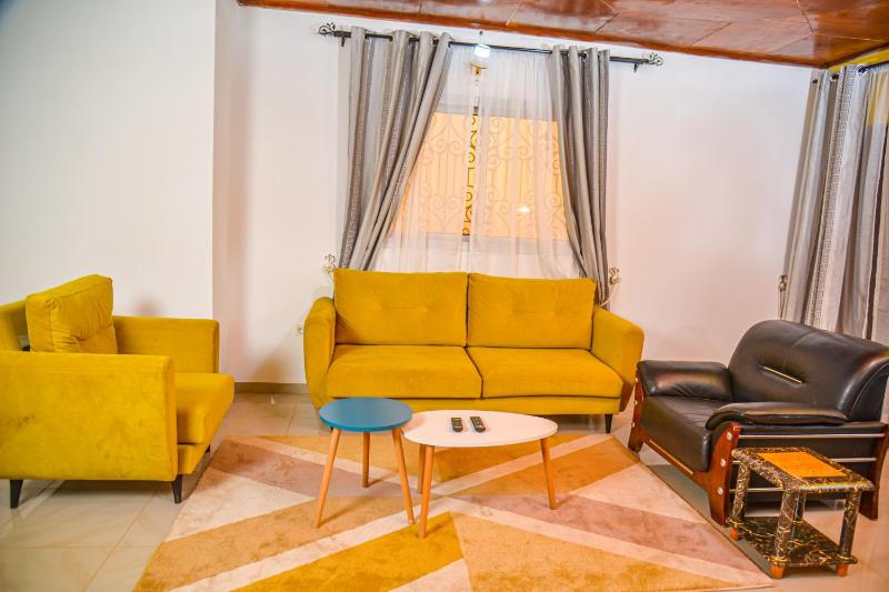 Appartement meublé 2 chambres avec salle de bain - 1 salon - 1e cuisine - La Concorde - Quartier Nkomkana - image 13