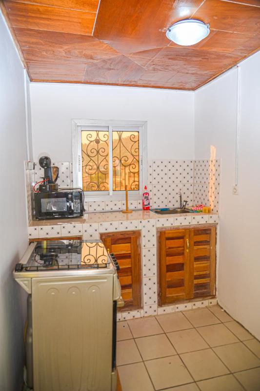 Appartement meublé 2 chambres avec salle de bain - 1 salon - 1e cuisine - La Concorde - Quartier Nkomkana - image 15