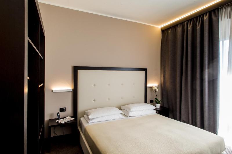 Superior Double Room image 4