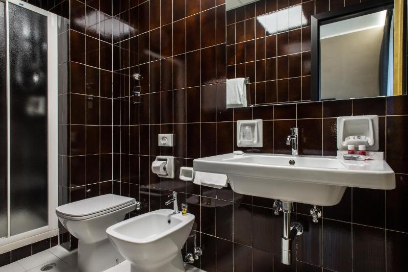 Superior Double Room image 2