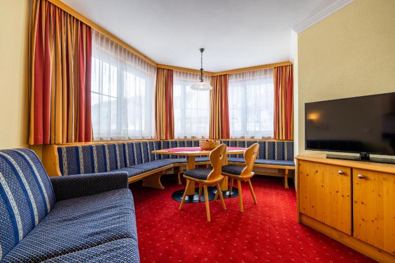 One-Bedroom Apartment image 3