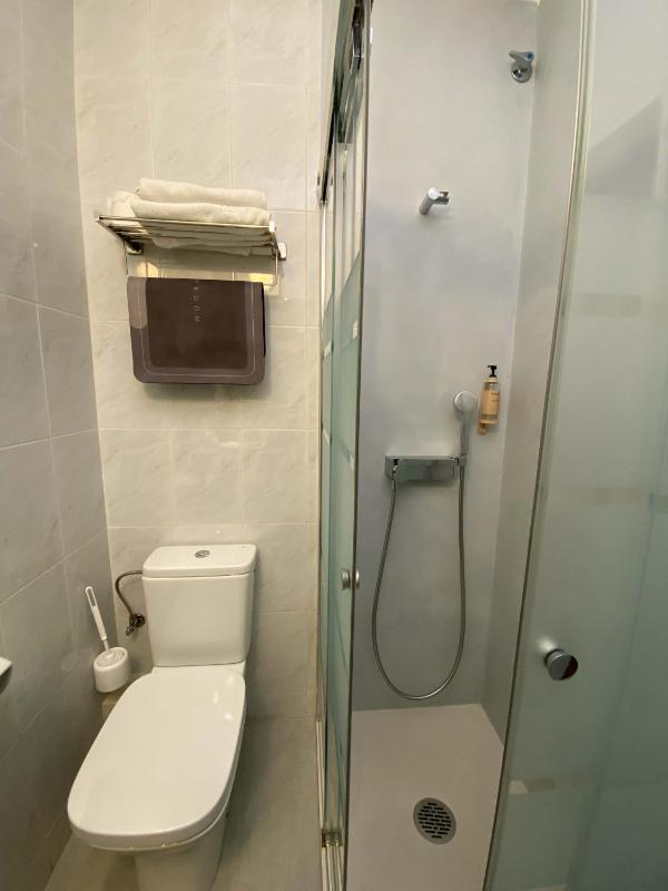 Economy Double or Twin Room image 3