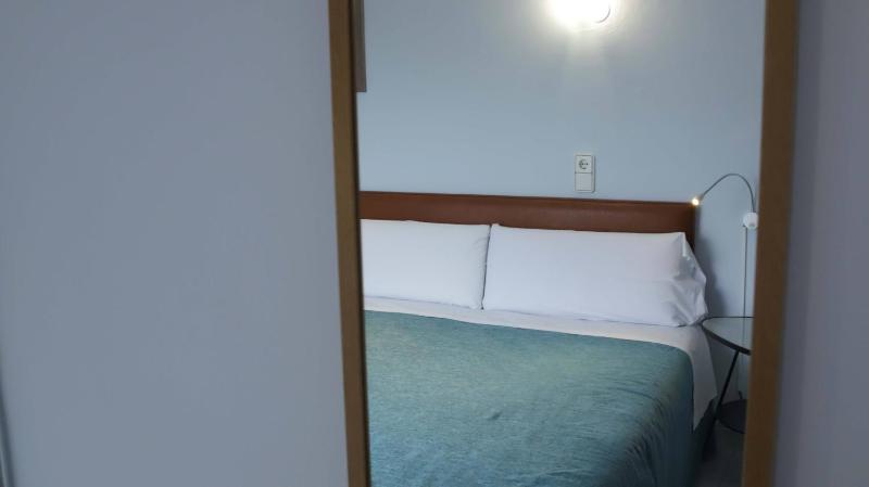 Double or Twin Room with Balcony image 3
