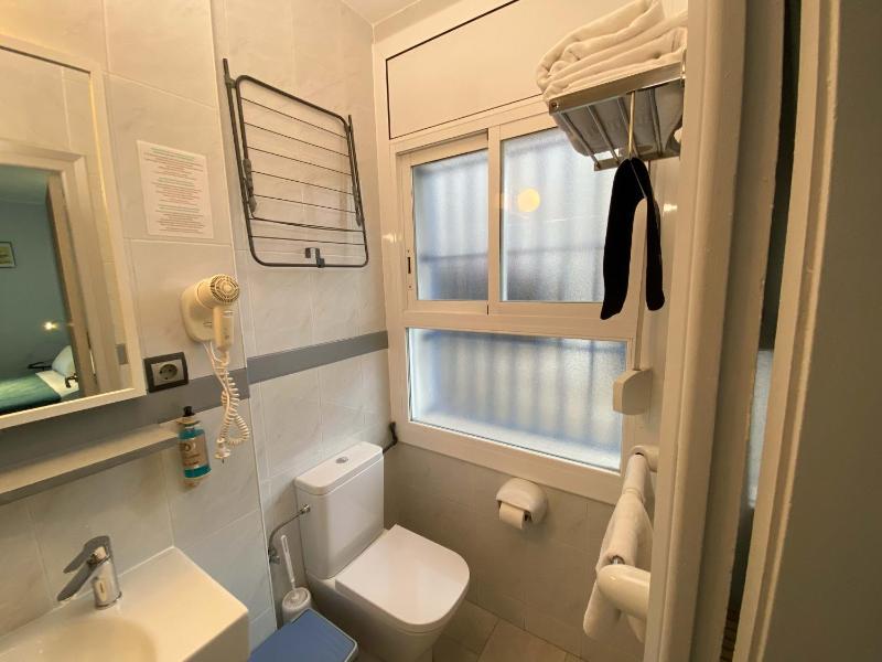 Double Room - Ground Floor image 2