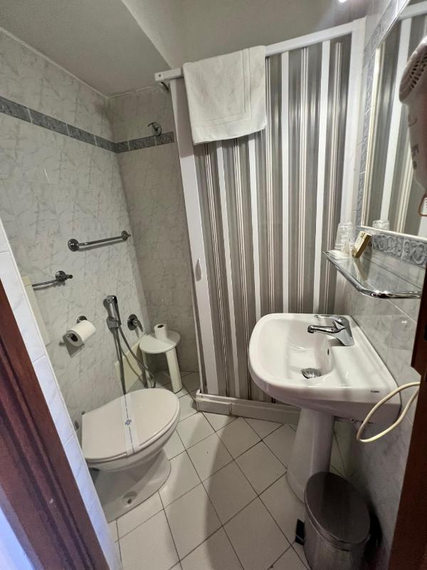 Single Room image 2