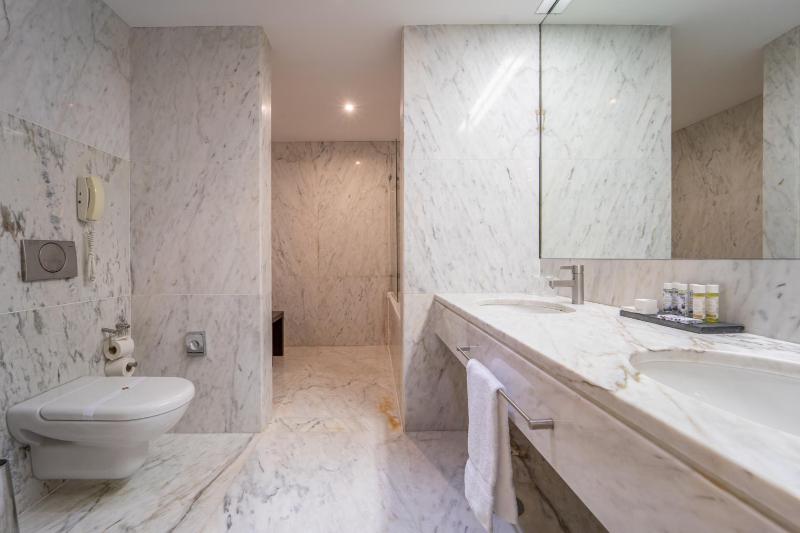 Spa Room image 3