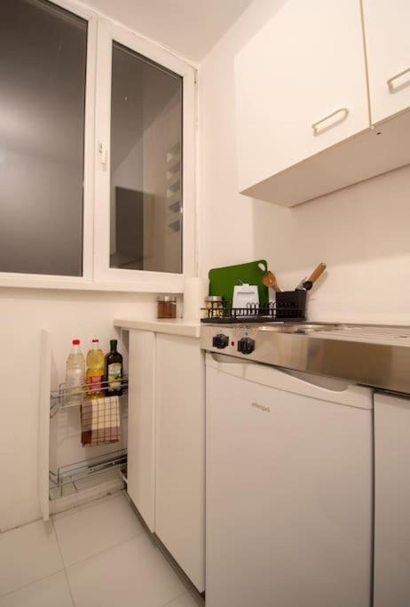 1BR 37sqm - Free Parking Area - Pro Workspace -WiFi - image 8