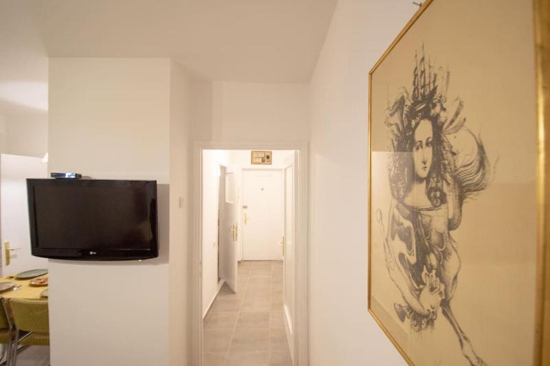 1BR 37sqm - Free Parking Area - Pro Workspace -WiFi - image 2