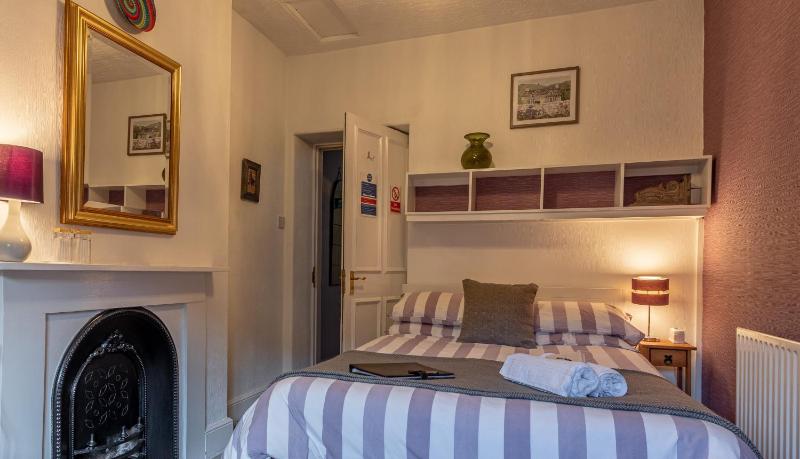 Small Double Room image 1