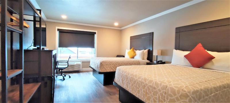 Superior Queen Room with Two Queen Beds image 2