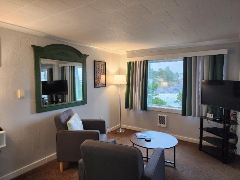 Queen Room with Sea View image 4