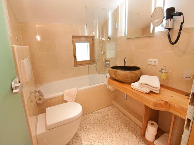Double Room image 3