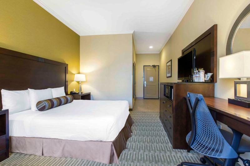 King Room - Non-Smoking image 2
