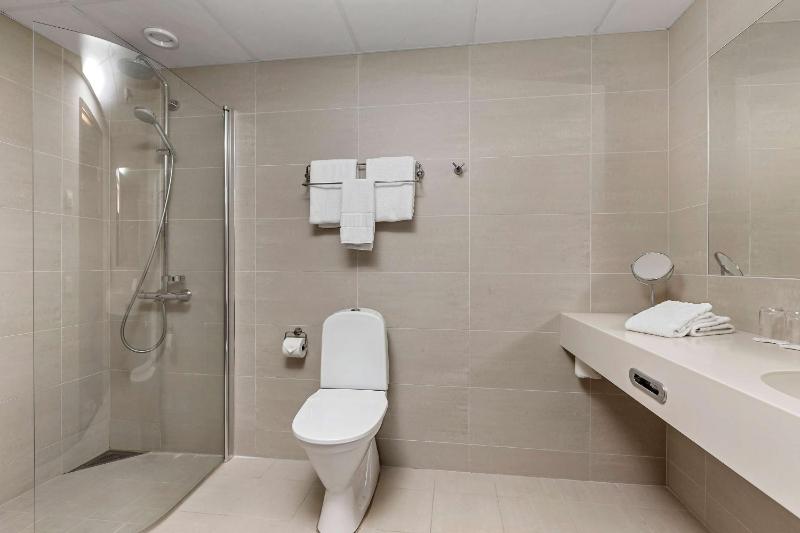 Economy Twin Room - Non-Smoking image 2
