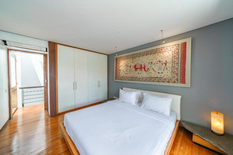 Villa Rio - Contemporary 2BR Villa in Downtown Seminyak - image 4