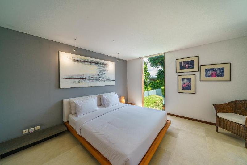 Villa Rio - Contemporary 2BR Villa in Downtown Seminyak - image 8