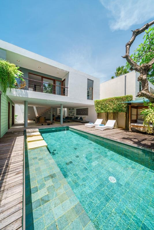 Villa Rio - Contemporary 2BR Villa in Downtown Seminyak - image 1
