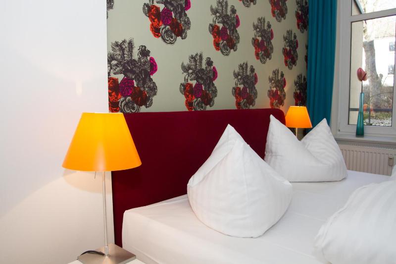 Double Room image 2