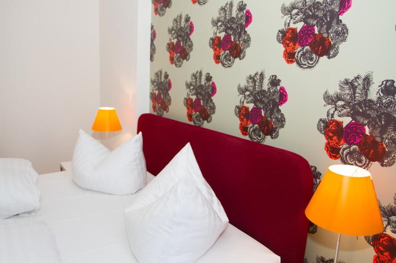 Double Room image 3