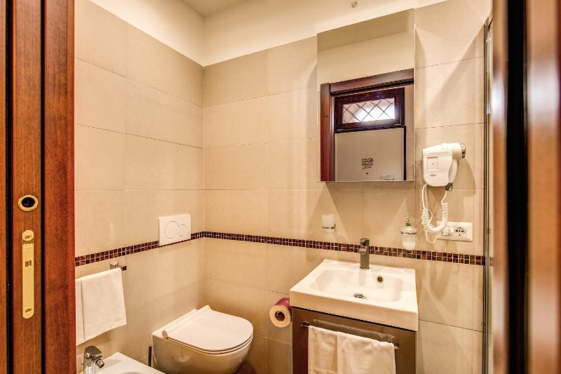 One-Bedroom Apartment image 3