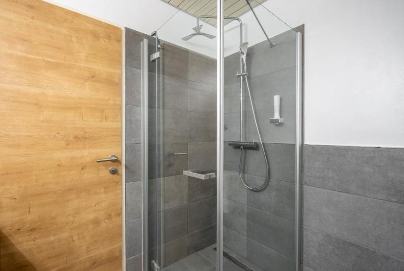 Basic Triple Room image 2