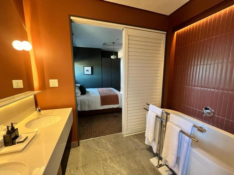 Home Suite Hotels Rosebank - image 2