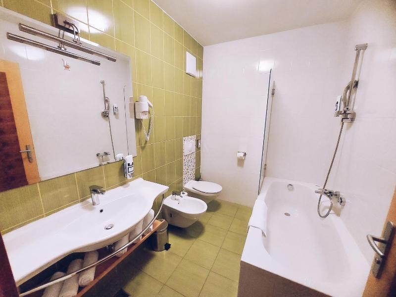 Premium Two Bedroom Apartment with Balcony image 4