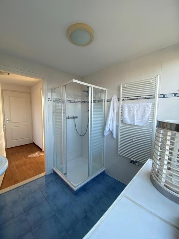 Deluxe Three-Bedroom Bungalow ( 6 Adults) image 2