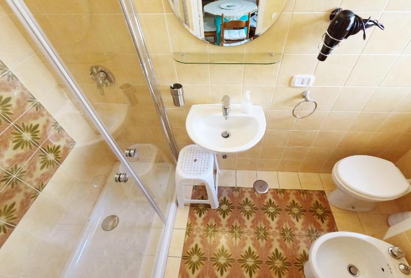 Large Double or Twin Room with Balcony image 2
