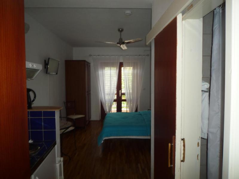 Studio Apartment image 3