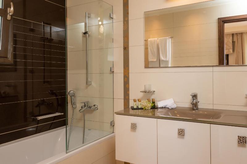 Executive Double Room with Sea View and Private Pool image 3