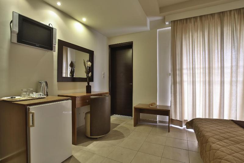 Triple Room image 2