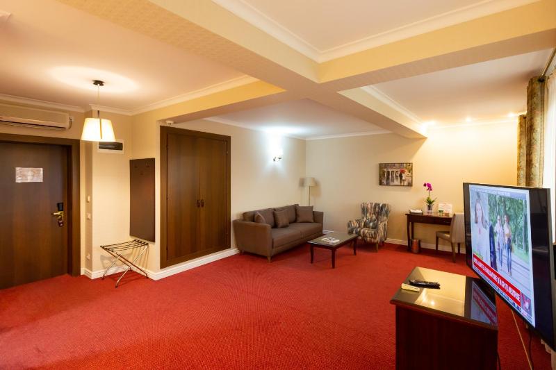 Deluxe Double Room image 4