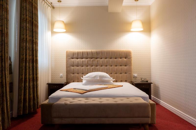 Deluxe Double Room image 1