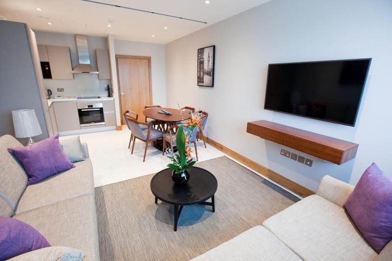 Two-Bedroom Deluxe Apartment image 1