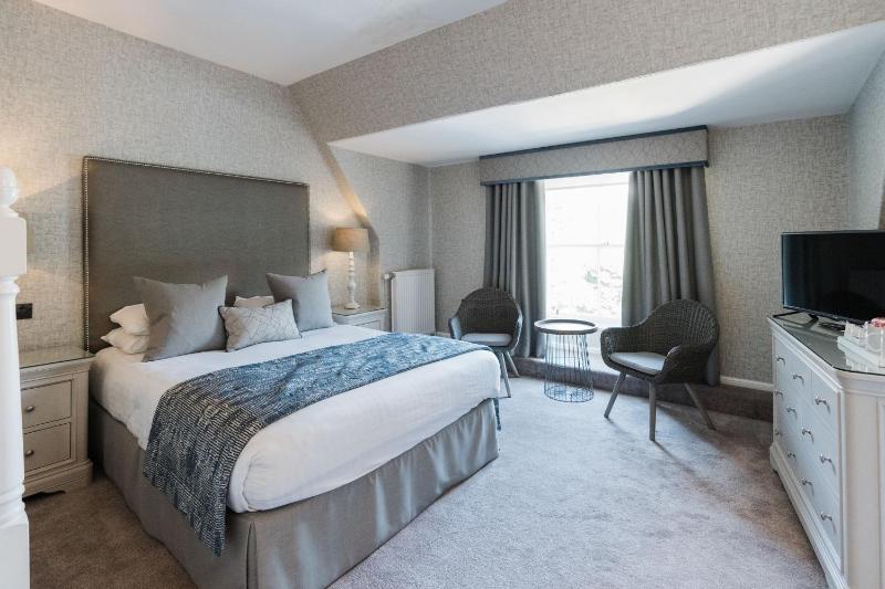 Standard Double/Twin Room image 4