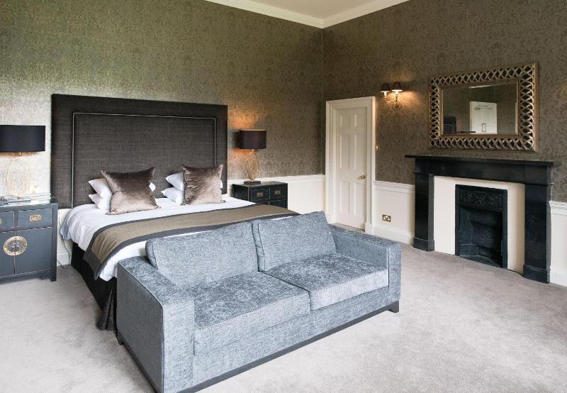Deluxe Room image 4
